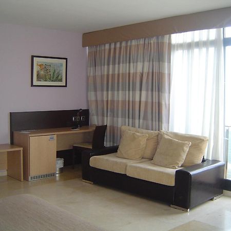 Hotel Flamingo Амполья Экстерьер фото
